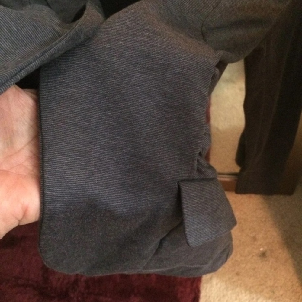 Grey jacket. - Picture 4 of 9